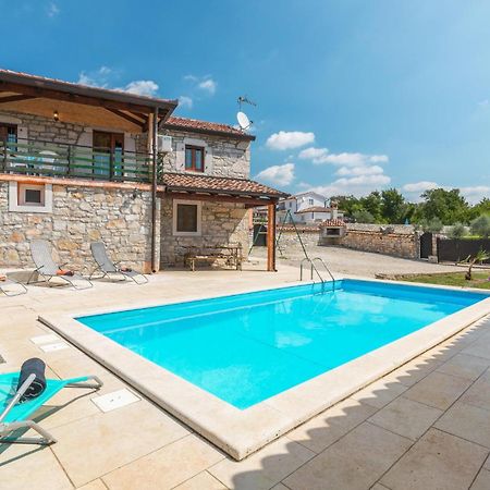 Lovely Home In Visnjan With Outdoor Swimming Pool Экстерьер фото
