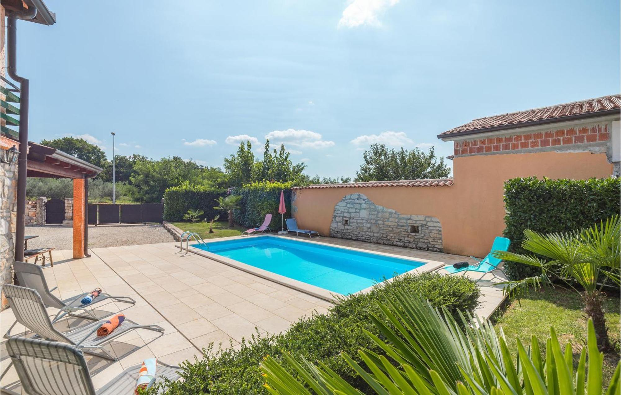 Lovely Home In Visnjan With Outdoor Swimming Pool Экстерьер фото