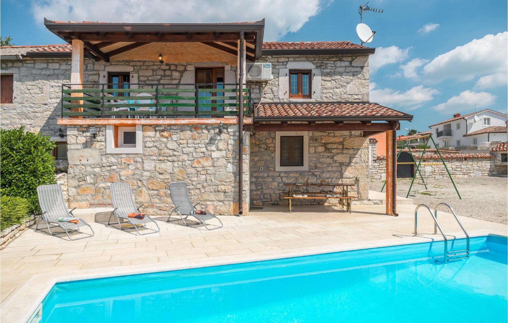 Lovely Home In Visnjan With Outdoor Swimming Pool Экстерьер фото