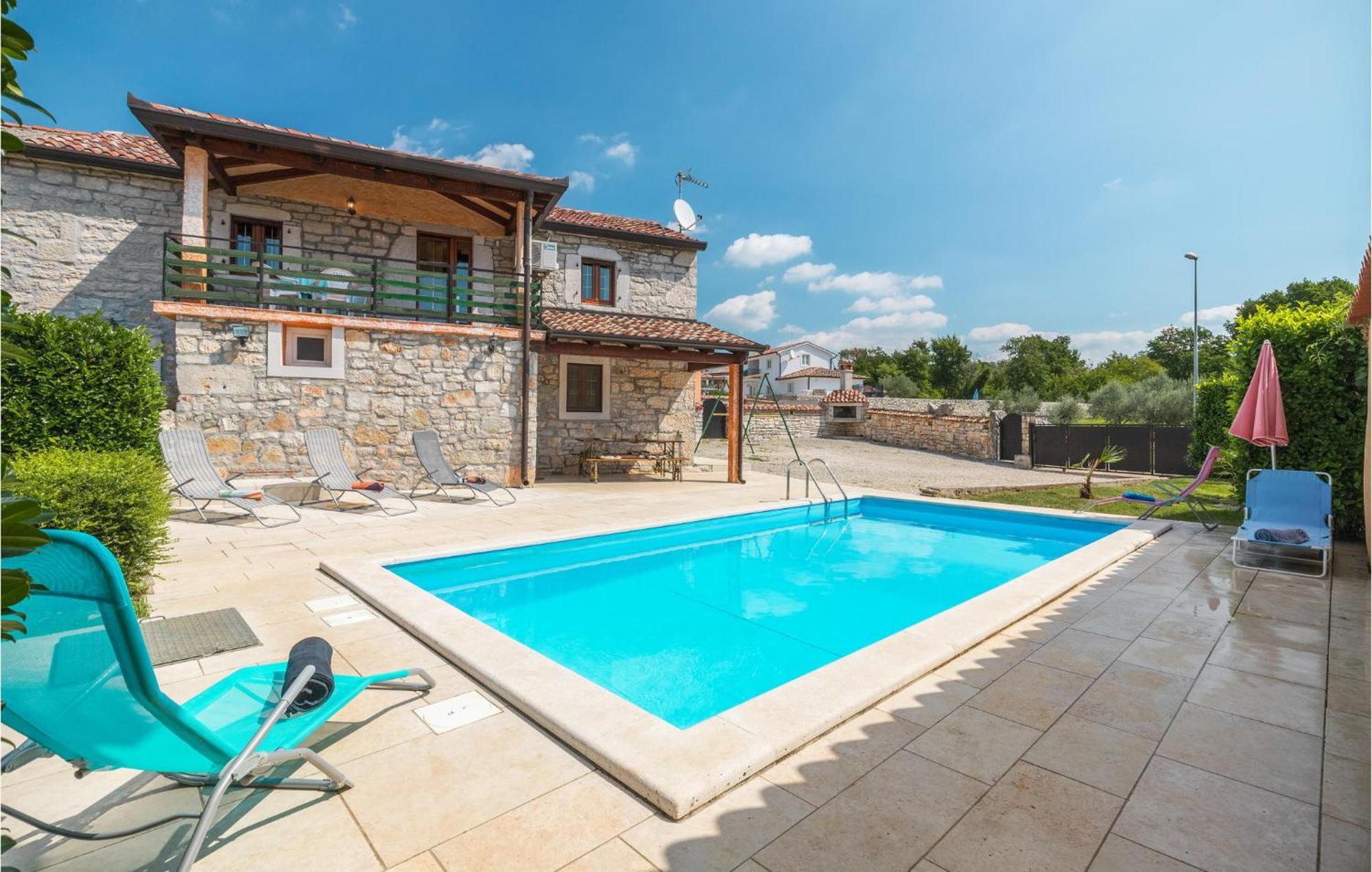 Lovely Home In Visnjan With Outdoor Swimming Pool Экстерьер фото